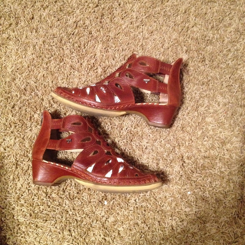 Ankle-boot stlyle sandals